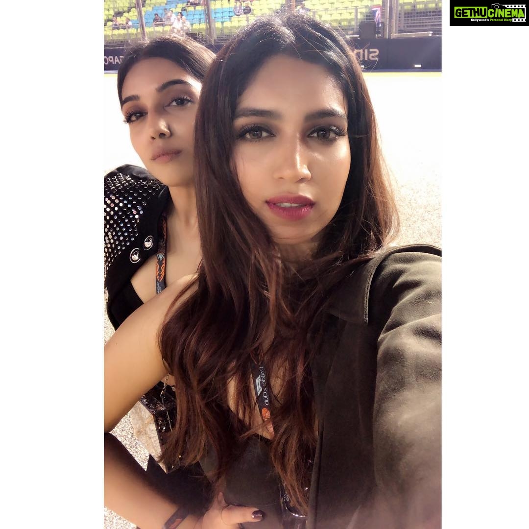 Bhumi Pednekar Instagram - My Tribe @samikshapednekar 💕 #bptravels #hello #singapore #love