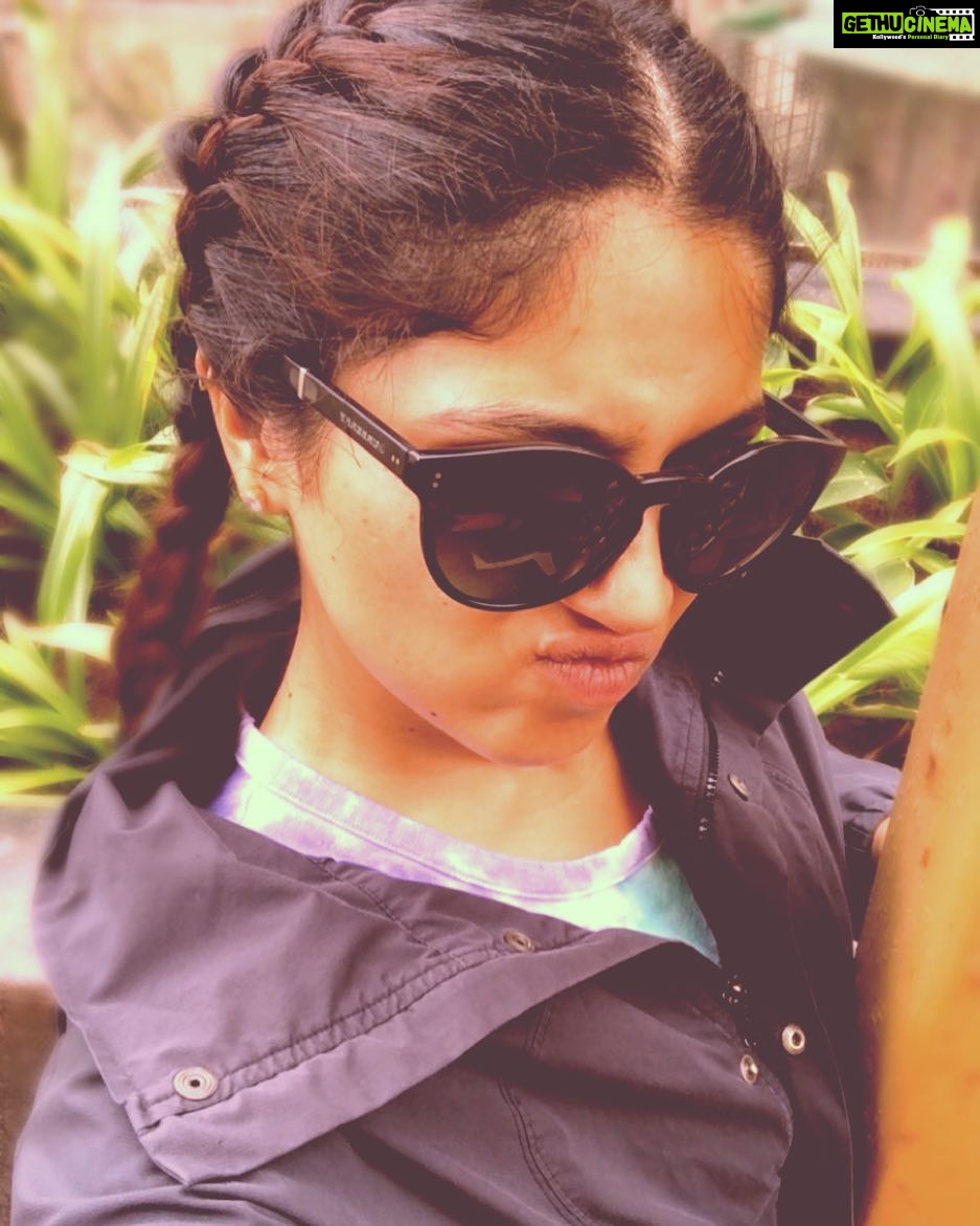 Bhumi Pednekar Instagram - Mood ✌🏻 #hello