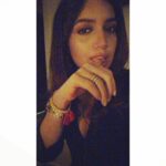 Bhumi Pednekar Instagram - Ola ✌🏻 #NoBlues #monday #just #hello #love
