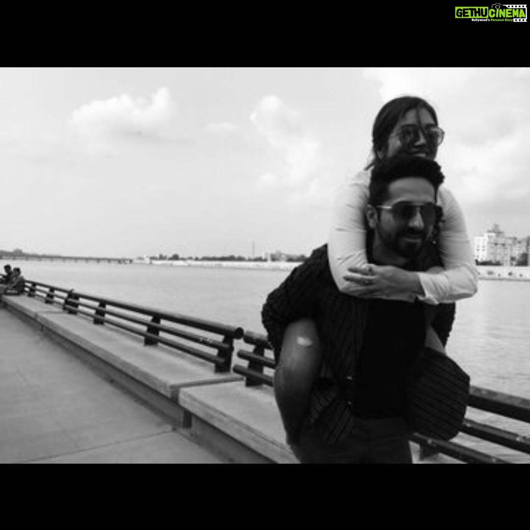 Bhumi Pednekar Instagram - #1yearofshubhmangalsaavdhan @ayushmannk