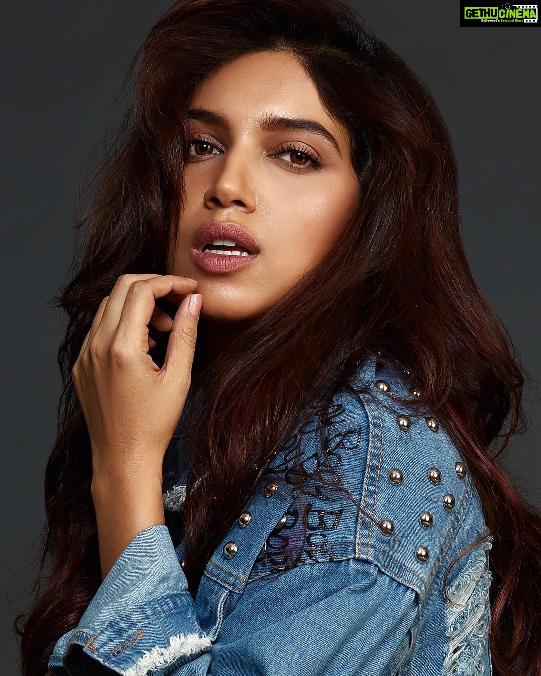 Bhumi Pednekar Instagram - Hi 👋 #morning #tb #hello #tuesday