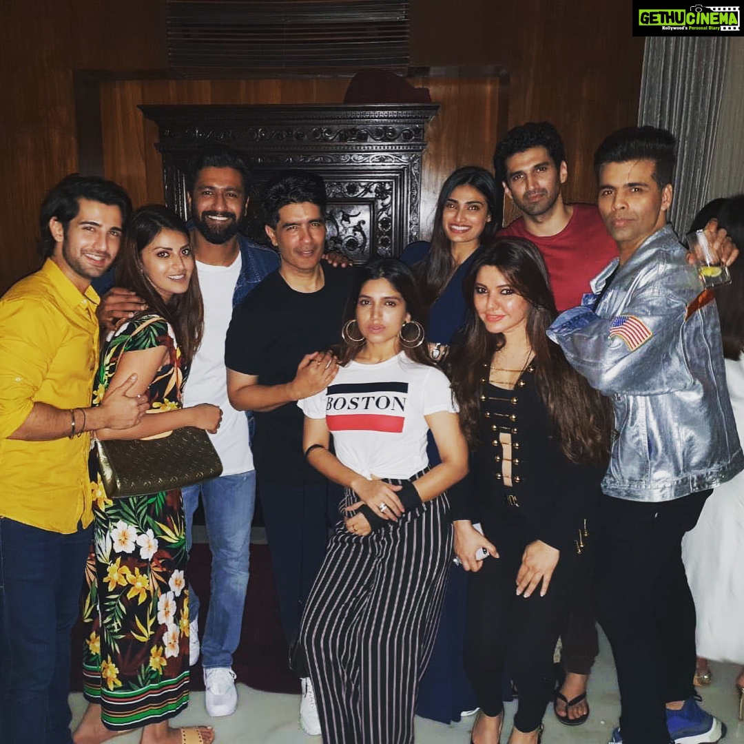 Bhumi Pednekar Instagram - Thank you for the fun fun night @Manishmalhotra05 ❤️To freedom and love 🇮🇳