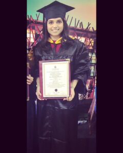 Bhumi Pednekar Instagram - 5 years of your hard work,dedication,love and tons of studies comes to end with you becoming a LAWYER. You’ve graduated @samikshapednekar .So proud of you 🙏🏻 First day of your new life.Congratulations samu 😘