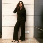 Bhumi Pednekar Instagram - ⚫️▪️◼️♠️ Styled by @sukritigrover Assisted by @piasinha Makeup by @makeupwali Hair @nivatesurekha #love #black #hello