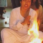 Bhumi Pednekar Instagram - So that’s me killing it at the havan ⭐️Channeling my inner AVM-ite.Anybody that went to my school knows what I’m talking about.Every Tuesday 💁‍♀️Got to thank this amazing institution for giving me the right building blocks of life.I miss school 🙏🏻 Comment if you know what I mean :) #AryaVidyaMandir #Proud @aryavidyamandir.juhu @avmalumni