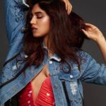 Bhumi Pednekar Instagram - Hello 👋 #monday #love #hello #mood