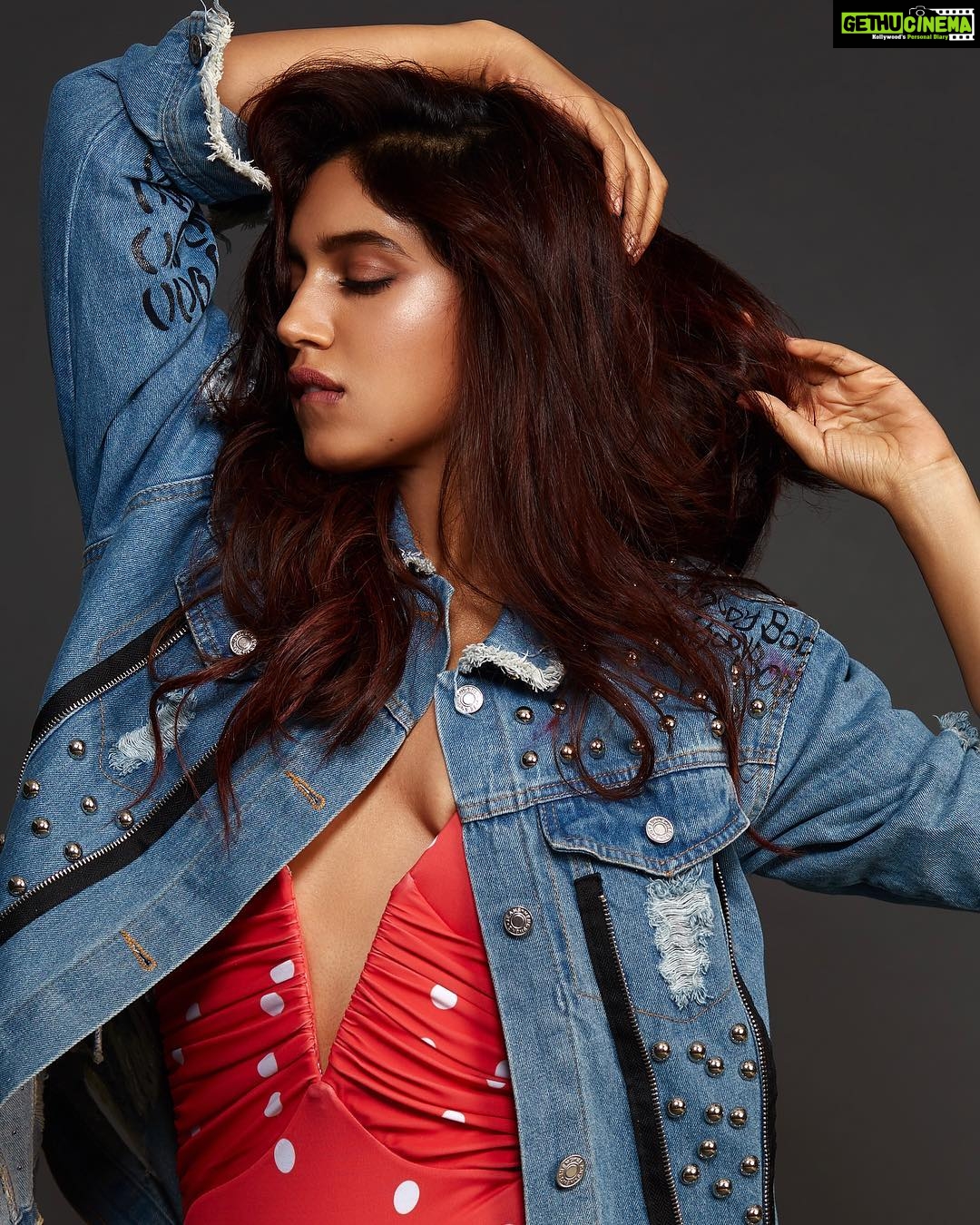 Bhumi Pednekar Instagram - Hello 👋 #monday #love #hello #mood