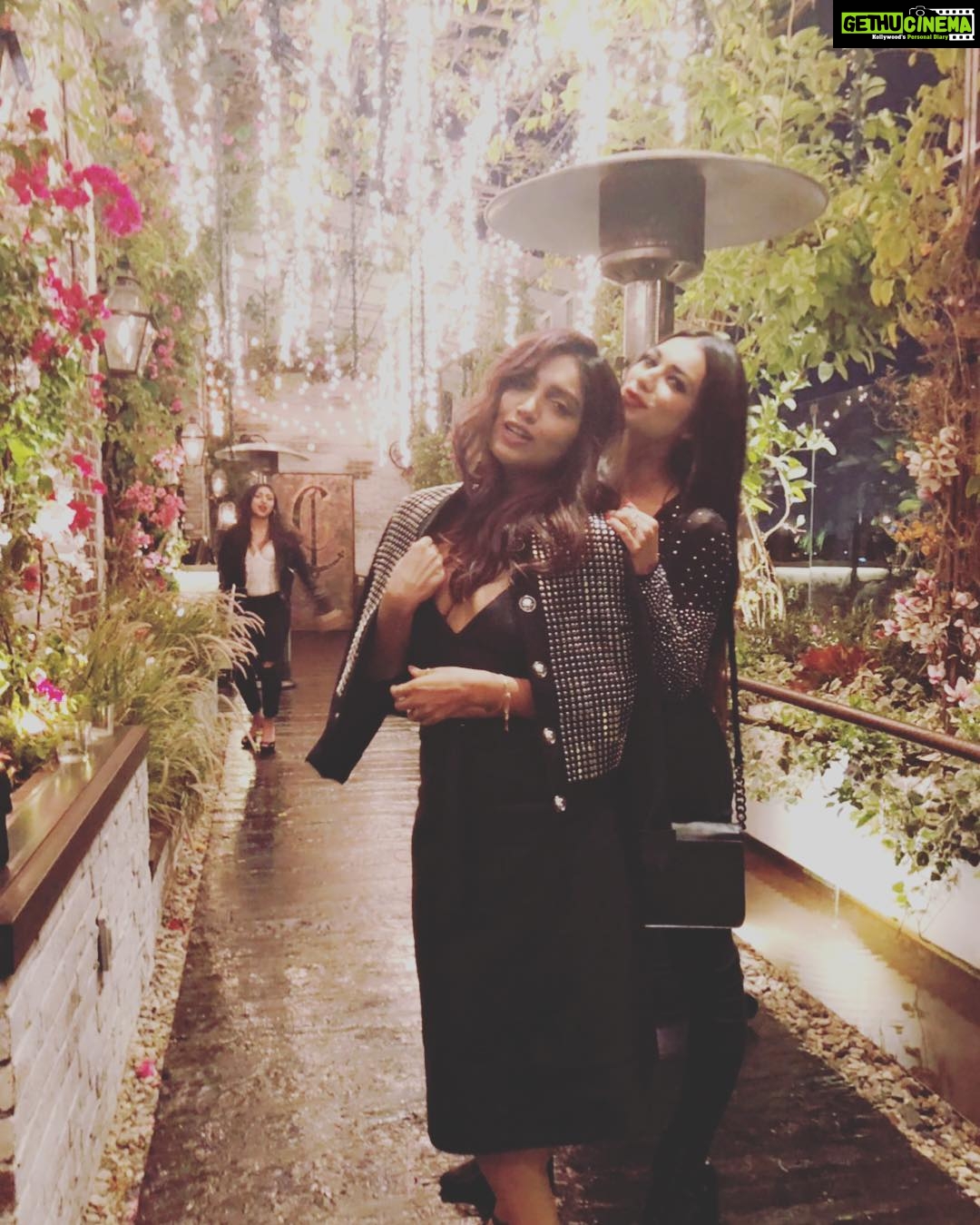 Bhumi Pednekar Instagram - Happy birthday my shulks ❤️I love you more than I can explain.Thank you for being the best and loving us unconditionally.You’re my sister from a different mister.May this year be full of happiness and love.To us maintaining our crazy,endless girl trips,Living and Loving for eternity❤️ @shermeenk620 😘 #bestfriend #love #unconditional #sisterhoodoftravellingpants #happybirthday #mytribe #family