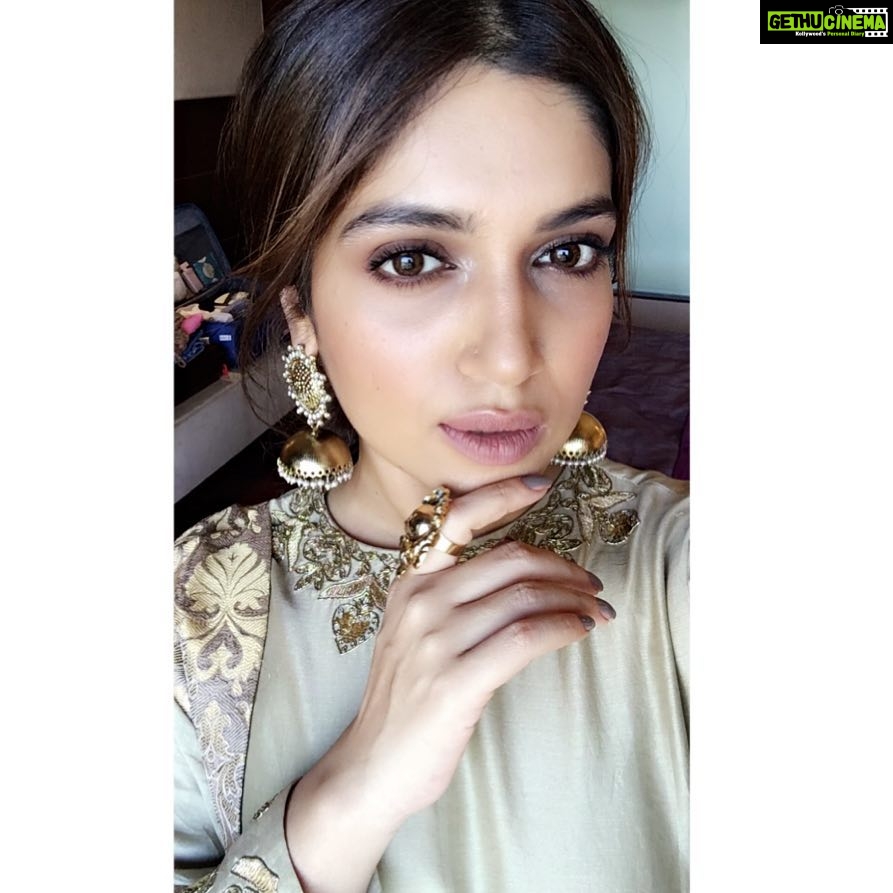 Bhumi Pednekar Instagram - Eid Mubarak my lovelies β£οΈ May you be blessed with happiness, peace, good health and π This is a special shout-out to all my fans that have given me such incredible amounts of love this year. On this holy day I promise to keep making you all proud π #eidmubarak #ootd #love #hello #saturday #goodvibes #morning #ready