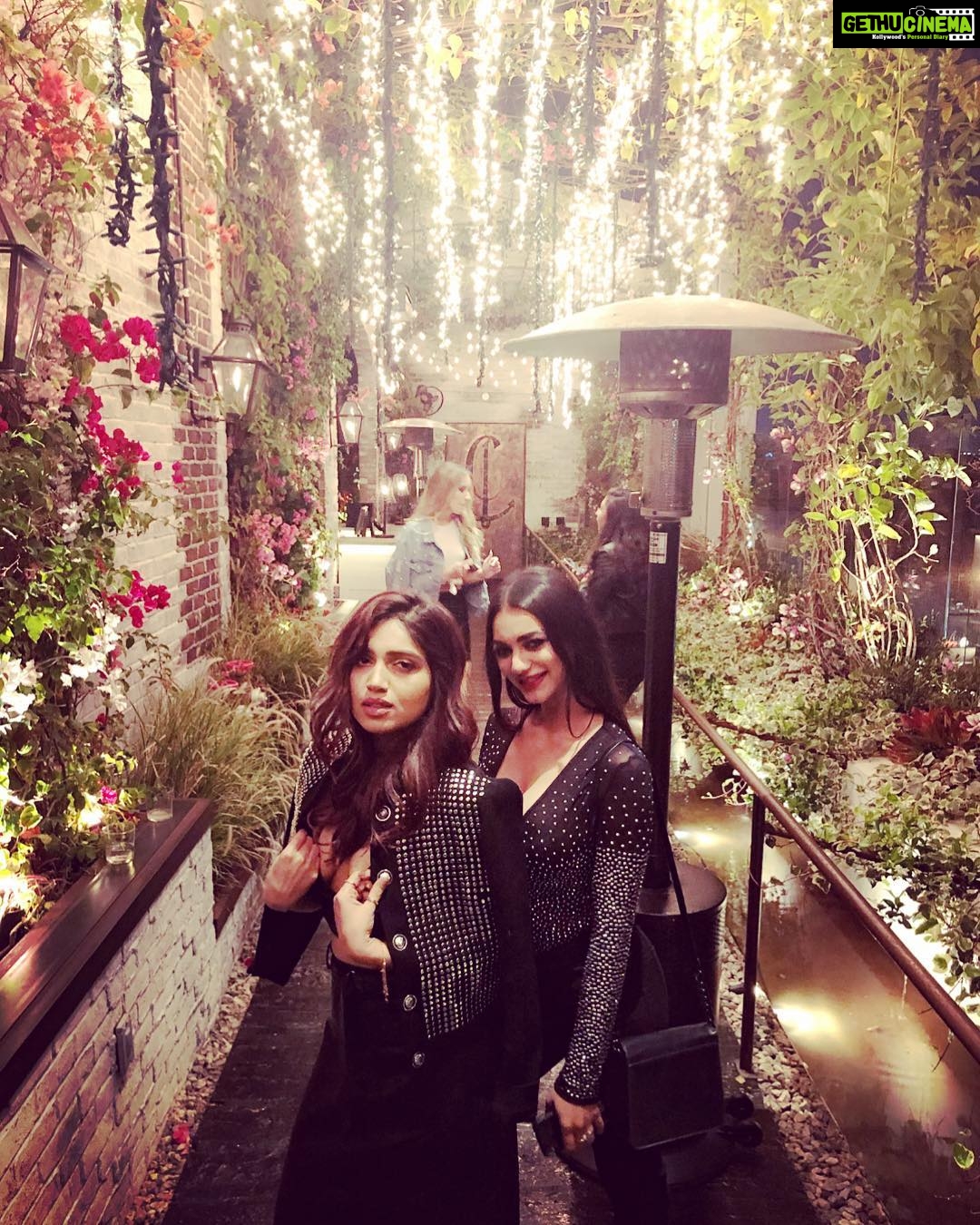Bhumi Pednekar Instagram - Living,Travelling and Loving since 1994 ❤️ @shermeenk620 to endless memories..miss you already chottu #bestfriend #love #unconditional #sisterhoodoftravellingpants #spotthetourists