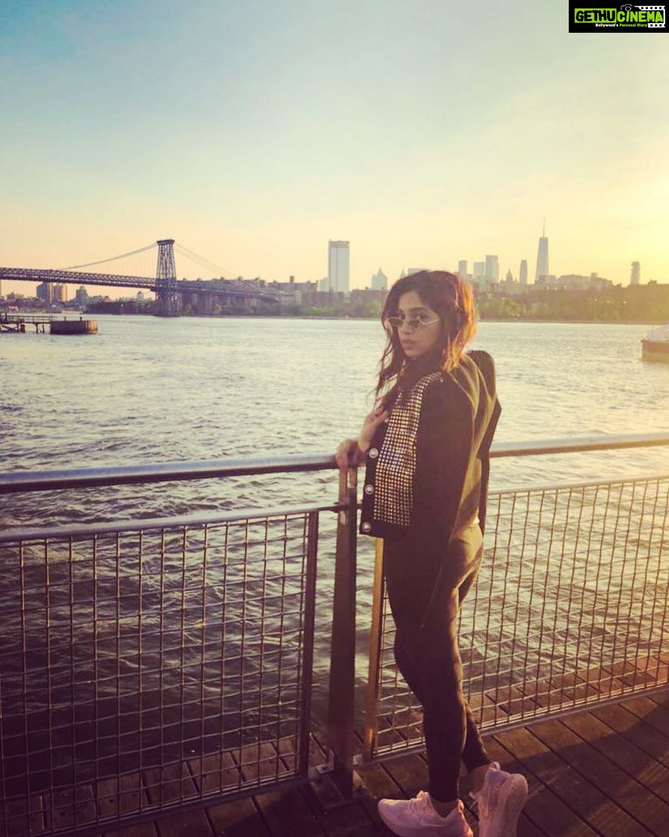 Bhumi Pednekar Instagram - I sea you 🌊 #nyc #spotthetourist #girls #love #BPtravels