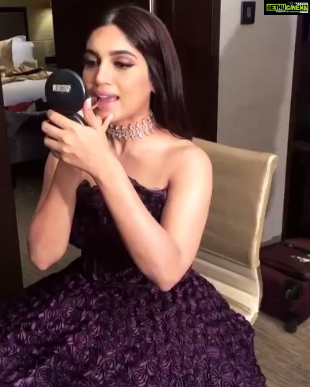 Bhumi Pednekar Instagram - 💋💋💋 #lipstickpower #hello #love #tuesday #justforfun #ilovemakeup