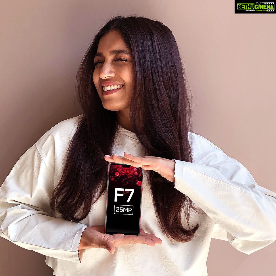 Bhumi Pednekar Instagram - It’s a pleasure to see that the #OPPOF7 has finally launched. Its 25MP Front camera clicks amazing selfies that is sure to make all your friends envious! http://bit.ly/OPPOF7home