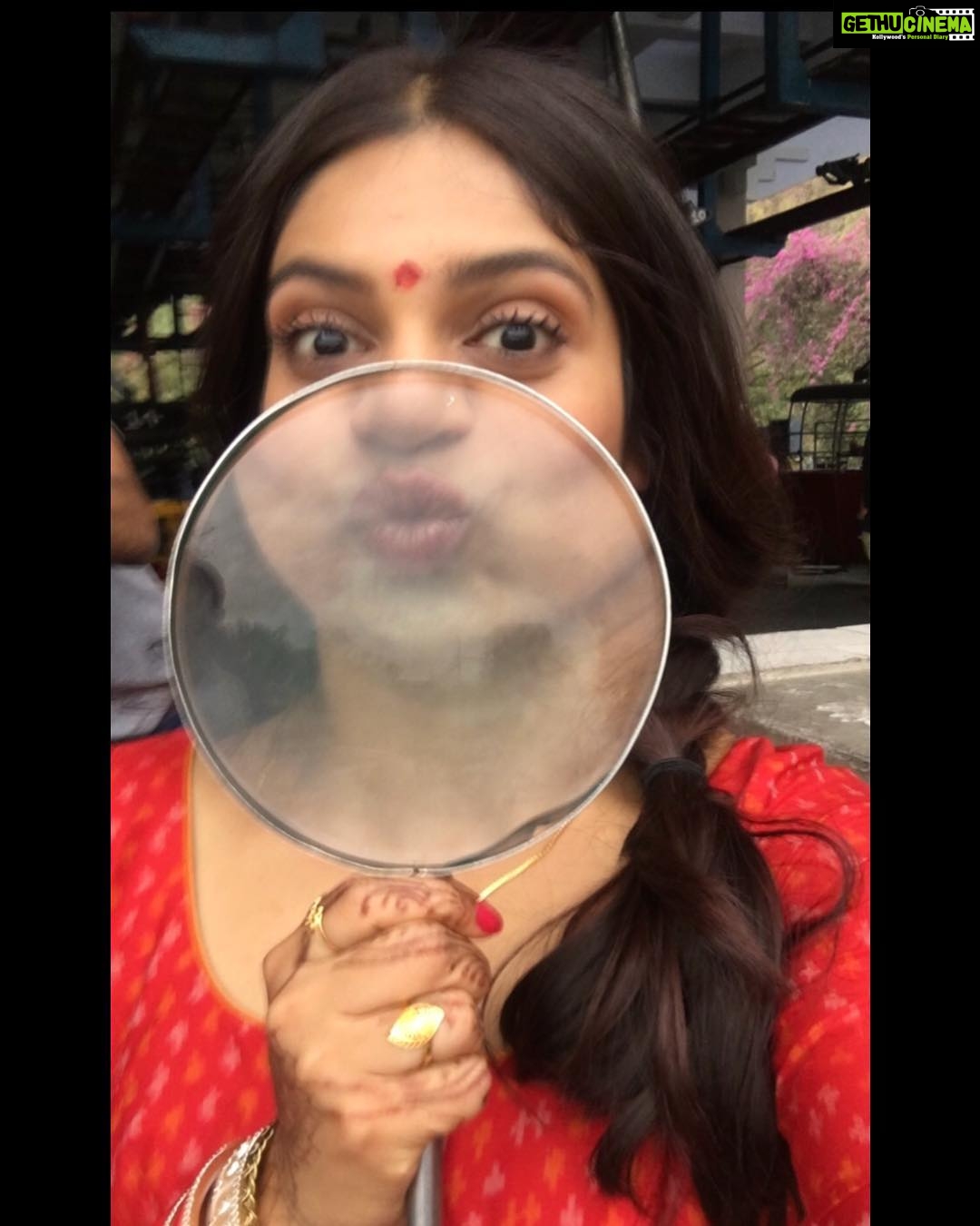 Bhumi Pednekar Instagram - 😙 #Morning #Kisses #love #throwbackthursday #sms