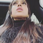 Bhumi Pednekar Instagram - Lashes,lips and a stare far far away 🙃 #carselfie #love #thursday #throwback #thoughts #oblivion