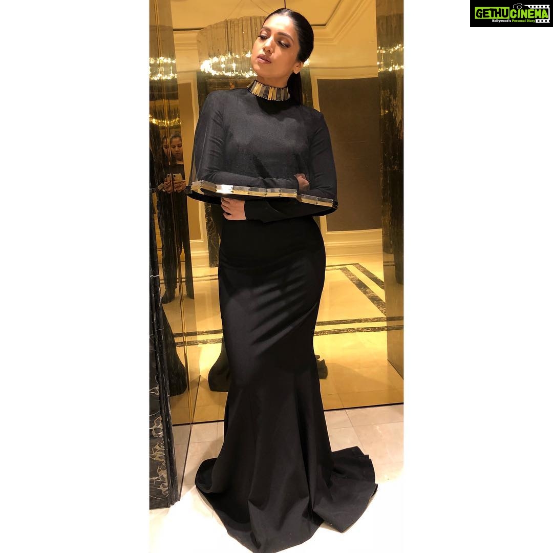 Bhumi Pednekar Instagram - 🖤🖤🖤 #berlin #berlinale2018 #love #saturdays #musing @nikhilthampi @berlinale The Ritz-Carlton, Berlin