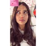 Bhumi Pednekar Instagram - Happy Valentines Day ❤️ Love and only Love 😘 #HappyValentinesDay #wednesday #mornings