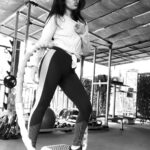 Bhumi Pednekar Instagram - Good morning ☀️❤️💪🏻 #workoutmotivation #Yes #hulahoop #morningmotivation #UnapologeticPouter #Sundays