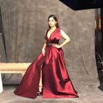 Bhumi Pednekar Instagram - This one deserves a few ❤️ All dressed for the #luxgoldenroseawards2017 Outfit @sachinandbabi Jewellery : @aurellebyleshnashah and @outhouse Styled by @aasthasharma612,assisted by @aditiagrawal12 ,Makeup by @rosbelmonte , Hair by @sonam49 Managed by @hmehta75
