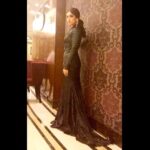 Bhumi Pednekar Instagram - Starting the season by receiving an award for best actor 2017 at the #jashneyoungistan awards by @news24tvchannel. Thank you 🙏🏻 Outfit: @manavgangwani @couturemg Jewellery : Mirari jewellery (sky Communication) Styled by @aasthasharma612,assisted by @aditiagrawal12 Makeup @sonicsmakeup Hair @gusainrama