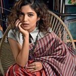Bhumi Pednekar Instagram – The altar of change 🙏🏻 https://t.co/L8pOXTKWdM

Go grab your copy now @india.today @kavereeb @suhani84 @shellyanand76 
Clicked by @mandardeodhar8 🙏🏻
Styled by @aasthasharma612, @reannmoradian assisted by @aditiagrawal12 ❤️❤️❤️
Hair and makeup by the amaze @eltonjfernandez 😘😘😘
Managed by @hmehta75