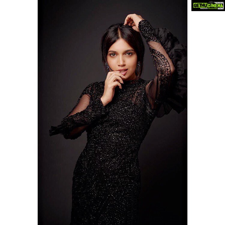 Bhumi Pednekar Instagram - Concluding the series with this one @filmfare @meeteshtaneja 🙏🏻 Shot by @farrokhchothia ❤️ Styled by @mohitrai ❤️ #novissue2017 #filmfare