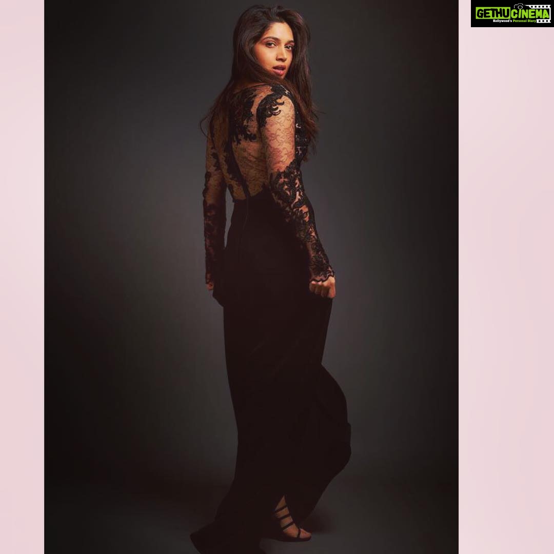 Bhumi Pednekar Instagram - Another one from the brilliant shoot with @filmfare @meeteshtaneja ❤️ Shot by the amaze @farrokhchothia Styled by 😍 @mohitrai #blackmakesmehappy