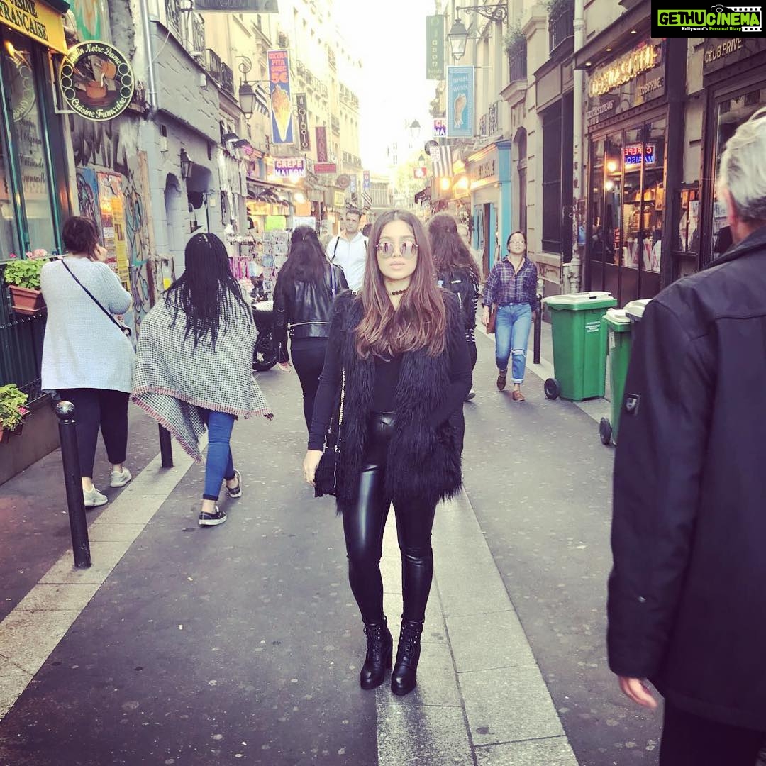 Bhumi Pednekar Instagram - Walking through life.Strong and Stronger 🙏🏻 #BPinParis