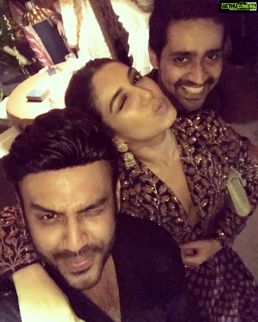 Bhumi Pednekar Instagram - With my favs @nikhilthampi @mohitrai 😘#itsdiwalibro