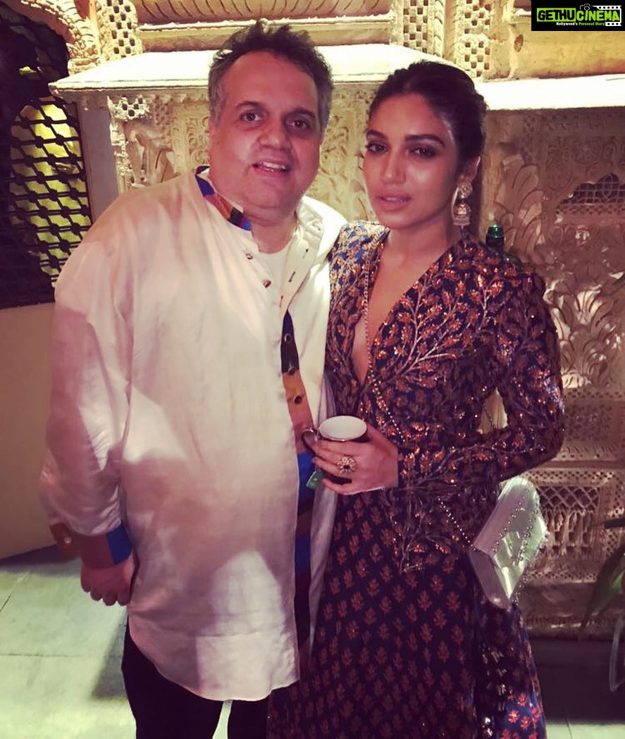 Bhumi Pednekar Instagram - Thank you for the amazing night @sandeepkhosla @abujani1 We had such fun ❤️ #DiwaliIsHere #DiwaliNights