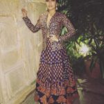 Bhumi Pednekar Instagram - When you feel all things pretty and nice cause Diwali is here 🙏🏻 Photo Courtesy my ❤️ @nikhilthampi (Only a true friend can make you pose right in the middle of the party cause he thinks you need a moment 😂😘❤️) #DiwaliIsHere Styled by @aasthasharma612,assisted by @iammanisha,Hair by @nivatesurekha