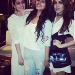 Bhumi Pednekar Instagram - Your best friends help you find important things when you've lost them...your smile,your hope and your courage ❤️ Just can't function without my them @priyankalulla.2 @shettynisha P.S @samikshapednekar @shermeenk620 @rubina.bajwa you three were super missed in this picture ❤️ #NotWithoutMyGirls #SoulMates #unconditionallove
