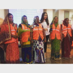 Bhumi Pednekar Instagram - The Anti-Lota party 🙏🏻Met these amazing women at an #swachhBharat event yesterday in Kanpur.They actually go every morning & evening and stop people that are about to defecate in the open by flashing their torch light or making noise.Kudos to you amazing women that have taken it upon themselves to bring abt this change.Cause if you change nothing,nothing will change 🙏🏻 @toiletthefilm