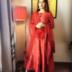 Bhumi Pednekar Instagram - There is a shade of Red in every woman-Audrey Hepburn ❤️💔 Passionate & strong is my shade of red Promoting #ShubhMangalSaavdhan in Ahmedabad 🙏🏻 Managed by @hmehta75,styled by @aasthasharma612,assisted by @iammanisha,Makeup by @makeupwali,Hair by @nivatesurekha