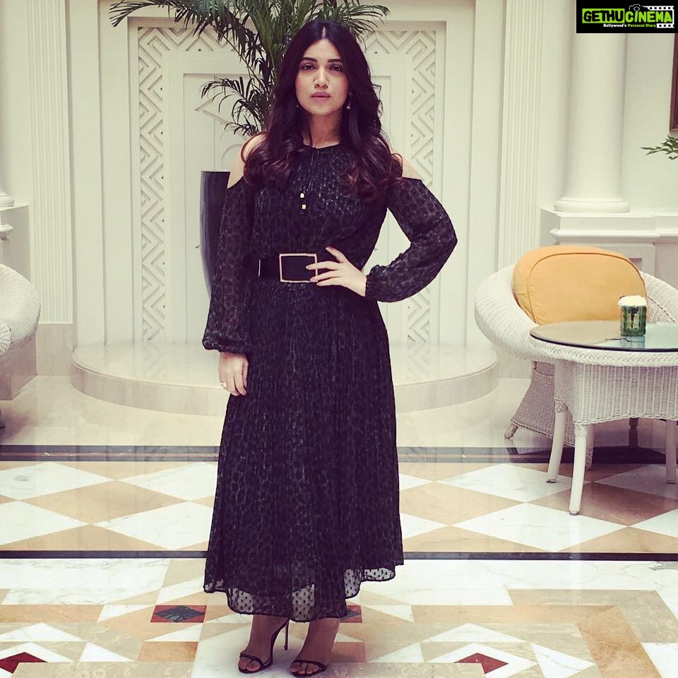 Bhumi Pednekar Instagram - Ready for the press conference in Delhi wearing @michaelkors ❤️Managed by @hmehta75,styled by @aasthasharma612,assisted by @iammanisha,Makeup by @makeupwali,Hair by @nivatesurekha