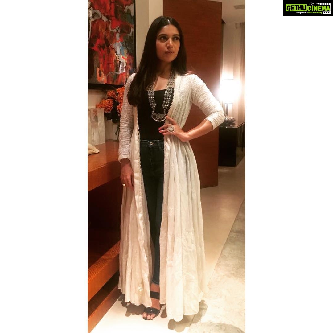 Bhumi Pednekar Instagram - Happy in the capital promoting @toiletthefilm in @anjulbhandari . Managed by @hmehta75,styled by @aasthasharma612,assisted by @iammanisha,Makeup by @makeupwali,Hair by @nivatesurekha