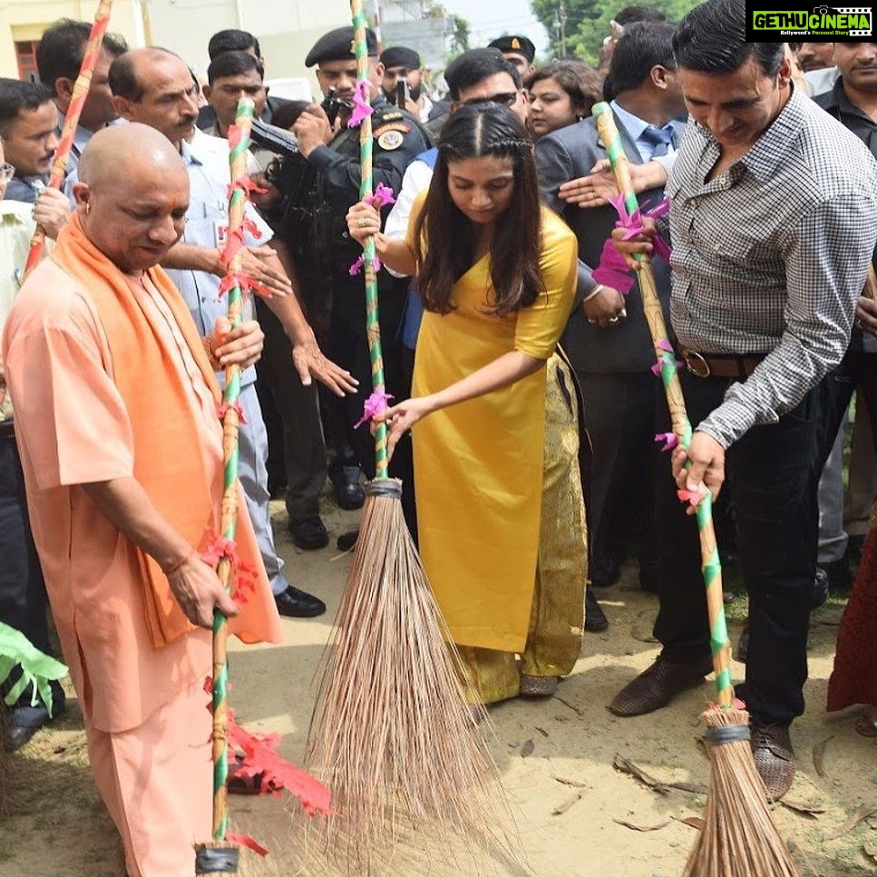 Bhumi Pednekar Instagram - Let's make India Open defecation Free.Thank you respectable Chief Minister of Uttar Pradesh @myogi_adityanath Ji for your efforts towards making your state and the country #ODF 🙏🏻 We support you #NoOpenDefecation @akshaykumar @toiletthefilm