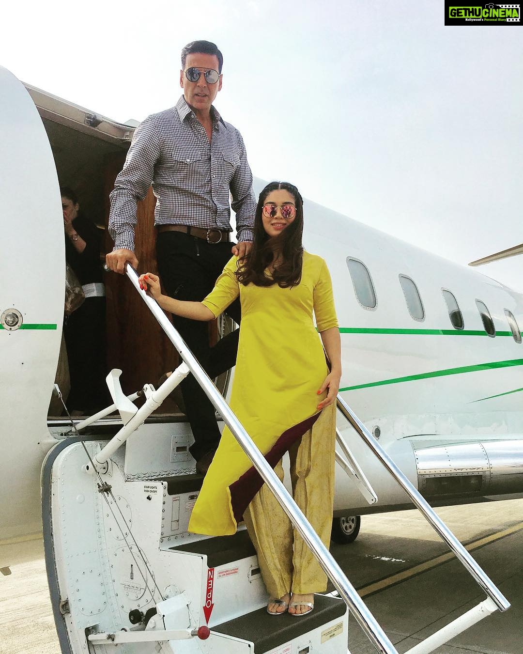 Bhumi Pednekar Instagram - In lucknow for the launch of #toiletkajugaad .The anthem of our film.Very exciting day ahead @akshaykumar @toiletthefilm