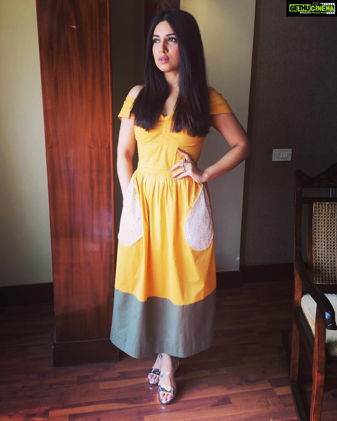 Bhumi Pednekar Instagram - Bright and sunny in @nimishshift for #TEPKpromotions Managed by @hmehta75,styled by @aasthasharma612,assisted by @iammanisha,Makeup by @makeupwali, Hair by @nivatesurekha @toiletthefilm #toiletekpremkatha