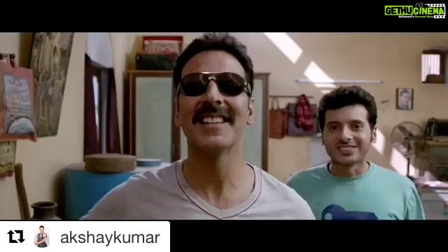 Bhumi Pednekar Instagram - Get ready for this love story to storm into your lives👆🏼#ToiletEkPremKatha @akshaykumar