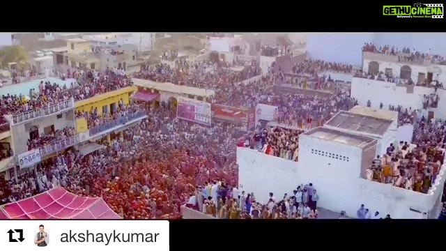 Bhumi Pednekar Instagram - Because life mein romance chahiye! Watch the love story unfold.. #ToiletEkPremKatha @akshaykumar