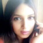 Bhumi Pednekar Instagram - Hello hello! Kuch baat abhi bhi baaki hai..sun lo abhi 📞 #HansMatPagliDuet out tomorrow! @akshaykumar