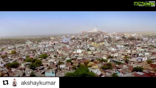 Bhumi Pednekar Instagram - #Repost @akshaykumar (@get_repost) ・・・ Keshav aur Jaya ki unique love story ka first song, #HansMatPagli out now! Song link in bio