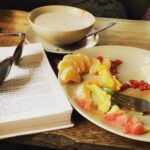 Bhumi Pednekar Instagram - Good Morning World 🌟Happy start to a happy day with a happy breakfast,while I do my morning reading.Wonder why I'm this happy 😬cause the trailer for #toiletekpremkatha is out in 3 days 👯🎉✌🏻 #happypapi #mornings #yuminmytum #Manto #Tepkin3Days