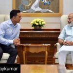 Bhumi Pednekar Instagram - A step towards Love,A step towards #swachhazaadi #Repost @akshaykumar with @repostapp ・・・ ‪Met PM @narendramodi and got the opportunity to tell him about my upcoming film ' #ToiletEkPremKatha .' His smile at just the title made my day!‬