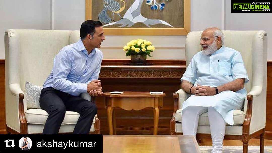 Bhumi Pednekar Instagram - A step towards Love,A step towards #swachhazaadi #Repost @akshaykumar with @repostapp ・・・ Met PM @narendramodi and got the opportunity to tell him about my upcoming film ' #ToiletEkPremKatha .' His smile at just the title made my day!