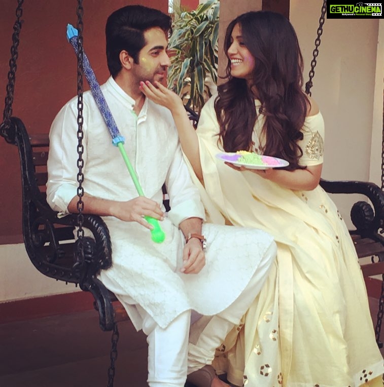 Bhumi Pednekar Instagram - Wishing all you colourful and happy people a very #HappyHoli from Mudit and Sugandha ❤.Be safe,be vibrant & be shining. #shubhmangalsaavdhan #HoliHai