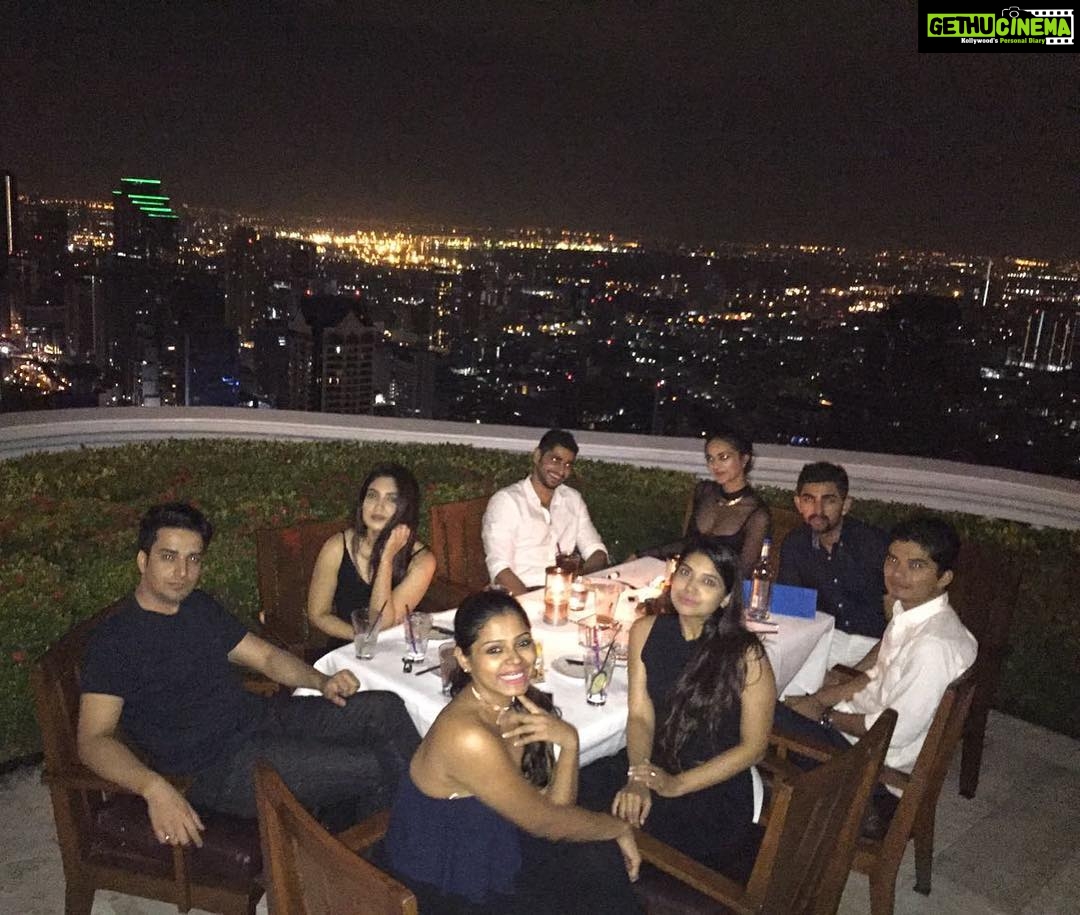 Bhumi Pednekar Instagram - With the Happy crew..What a fantastic day spent with my lovelies #mainsquad #newyearnewbeginnings #lebua #ny2017 #friendslikefamily Sirocco Restaurant