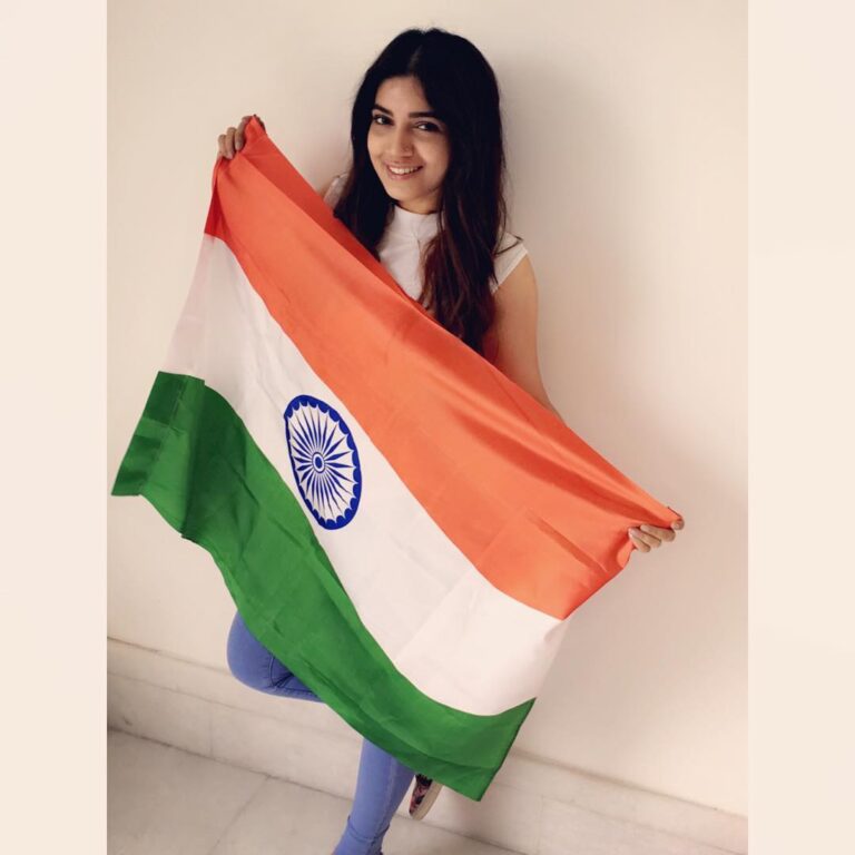 Bhumi Pednekar Instagram - Happy Independence Day my lovelies.Our 70th year of being strong and one,May we never defer from our duties and always stand for our rights And never forget the sacrifices made by our people that got us to where we are today.To a brighter and better India.Am proud a proud Indian #HappyIndependenceDay #ProudIndian #Jaihind