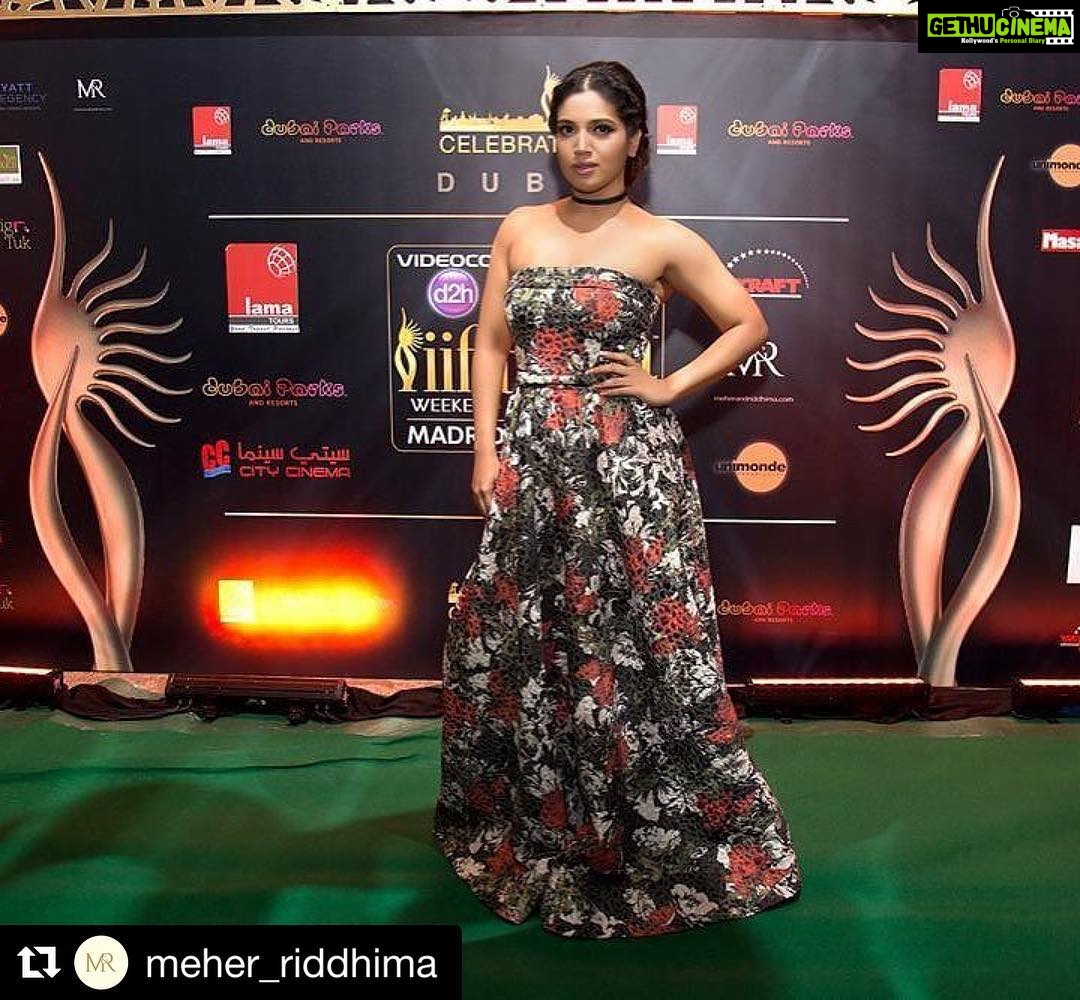 Bhumi Pednekar Instagram - #Repost @meher_riddhima with @repostapp ・・・ The beautiful actress Bhumi Pednekar dons M&R jacquard floral print gown at the @iifaawards #Dubai celebrations. #MeherandRiddhima #MR #MRFashionEmpowered #MeherandRiddhima #Dubai #milan #newyork #saudiarabia #ksa #bahrain #kuwait #Qatar #Oman #mydubai #USA #fashion #fashionista #mandrSS16 #SS16 #SpringSummer #redcarpet #cocktaildress #eveninggown #longdress #tops
